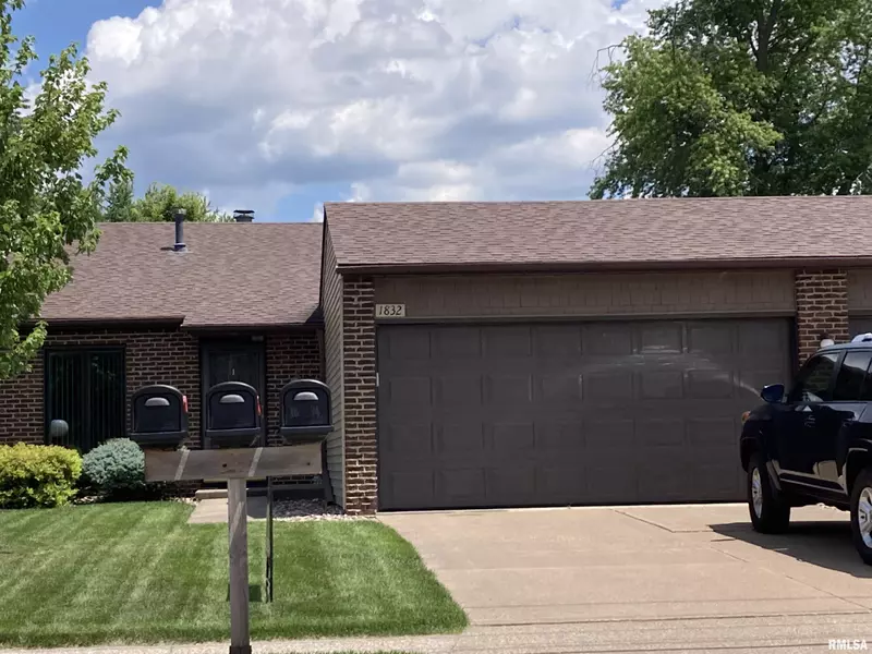 1832 53RD ST, Moline, IL 61265