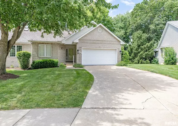 3439 MAPLE GLEN DR, Bettendorf, IA 52722