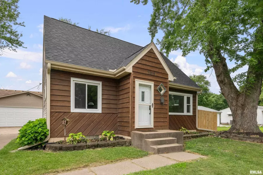 1815 LINCOLN RD, Bettendorf, IA 52722