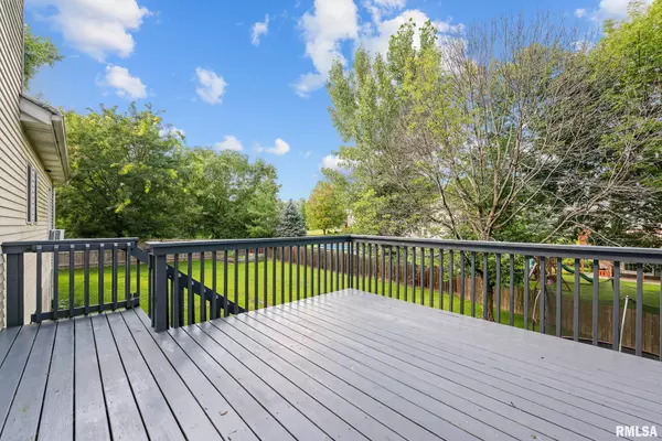 Le Claire, IA 52753,1199 SCENIC PL