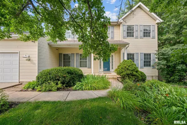 1199 SCENIC PL, Le Claire, IA 52753