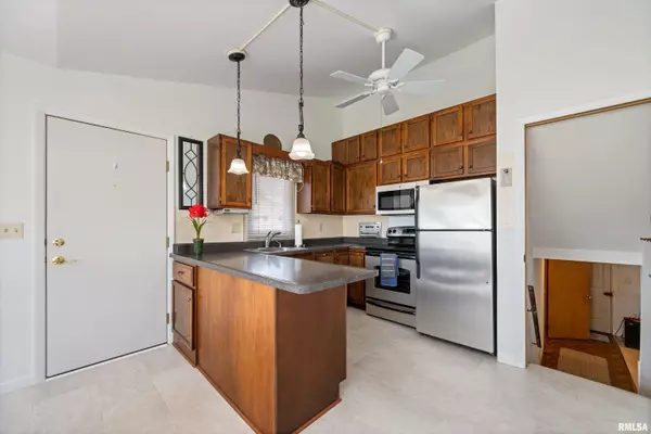 East Moline, IL 61244,3005 7TH ST