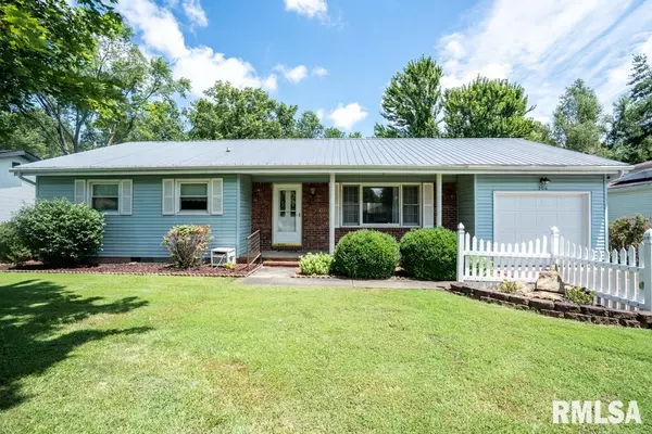 206 PATRICIA LN, West Frankfort, IL 62896-1936