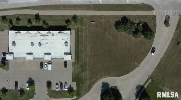 Bettendorf, IA 52722,3280 RIDGE PT #BLDG2