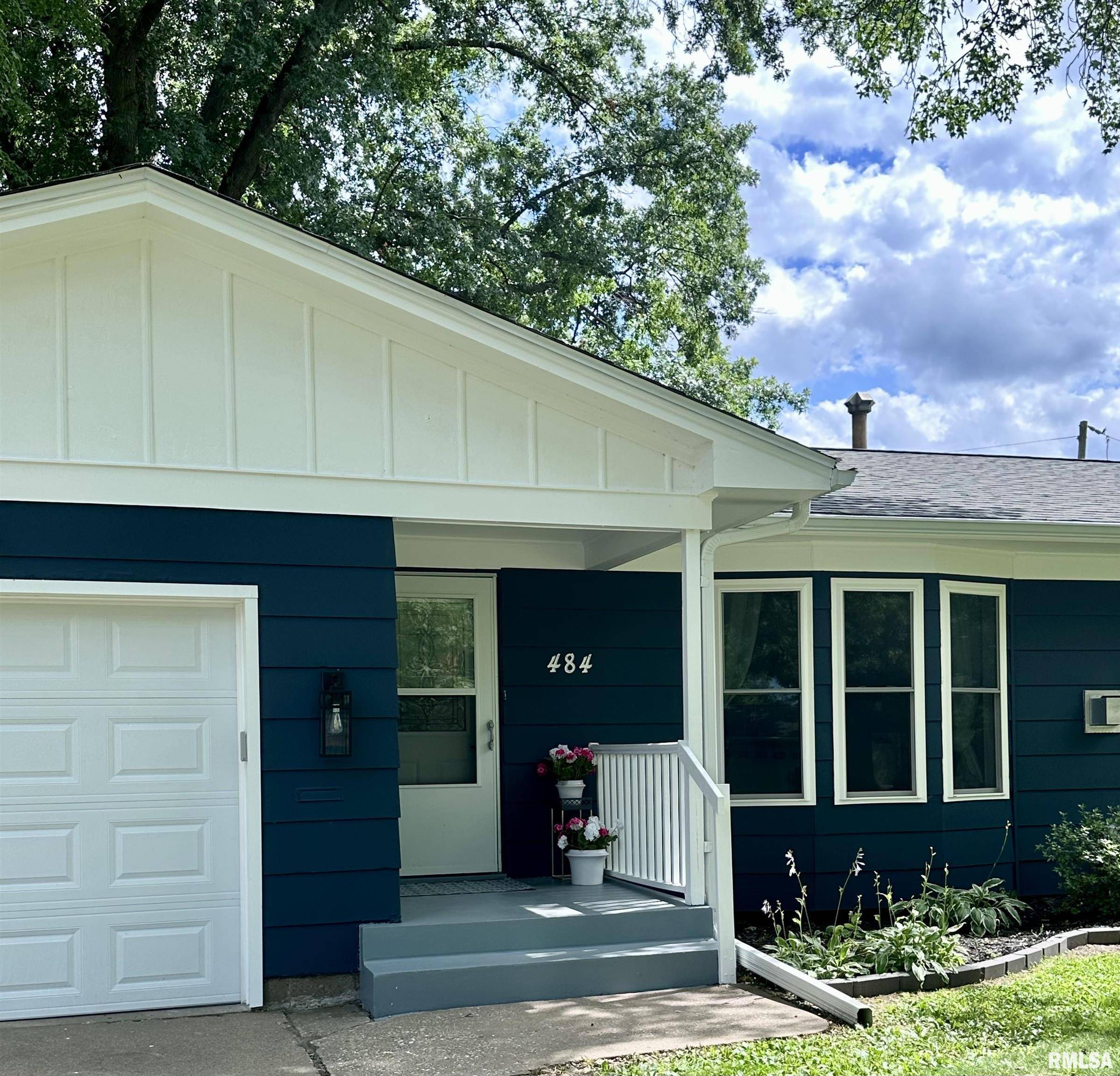 484 26TH Avenue Court, East Moline, IL 61244