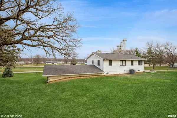 Albany, IL 61230,1007 N BLUFF ST