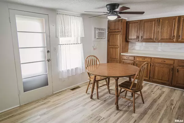 Loraine, IL 62349,121 N BROAD ST