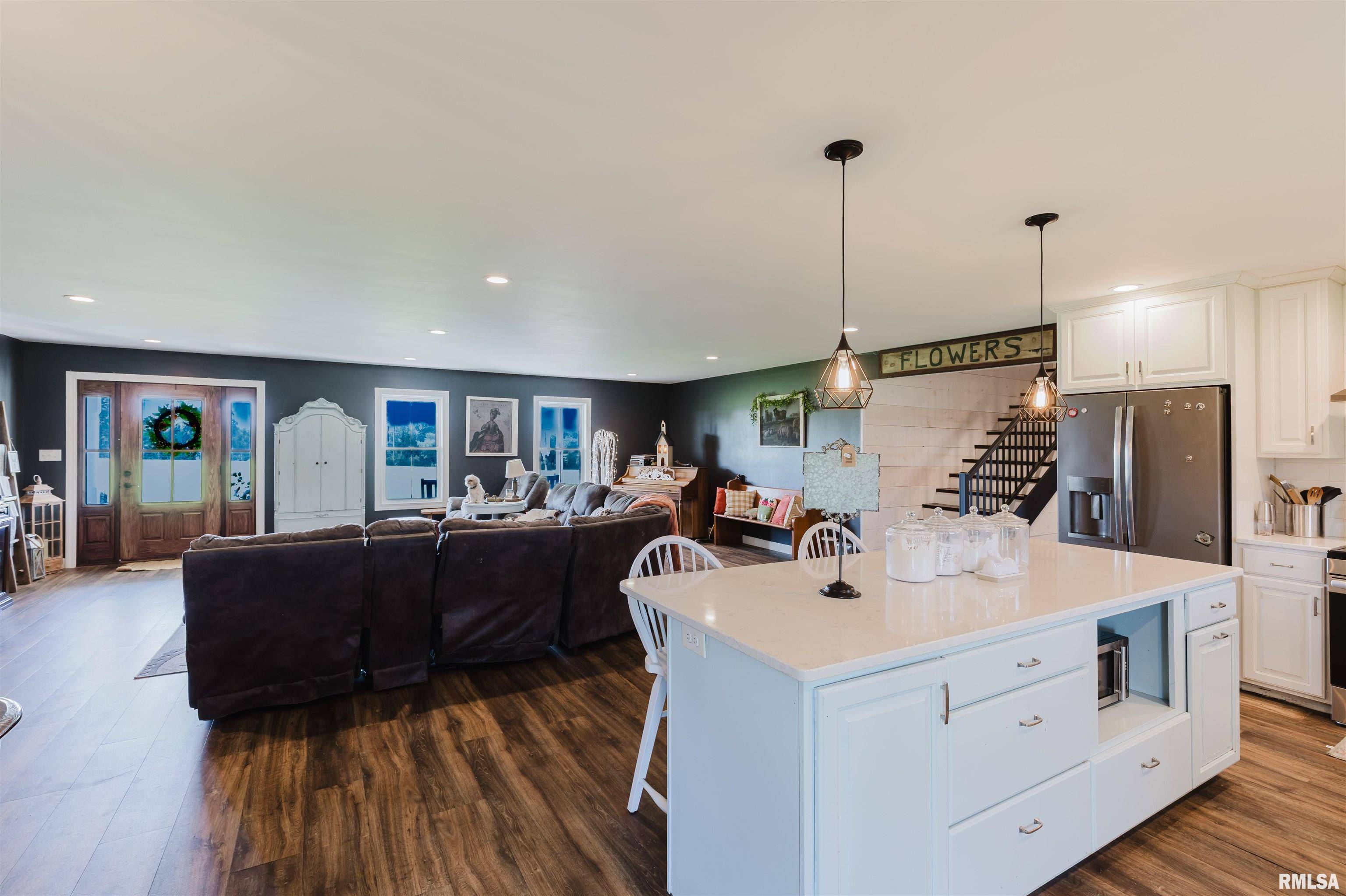 Johnston City, IL 62951,16459 BECKER RD