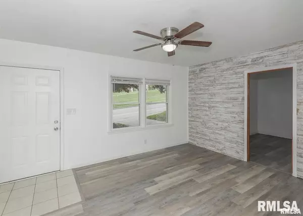 Bettendorf, IA 52722,609 23RD ST