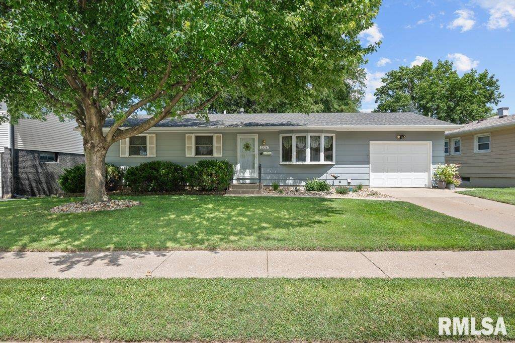 2236 W COLUMBIA AVE, Davenport, IA 52804