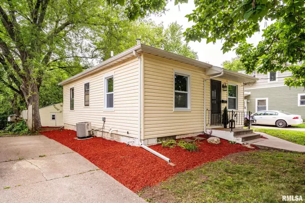 Davenport, IA 52803,1814 E 13TH ST