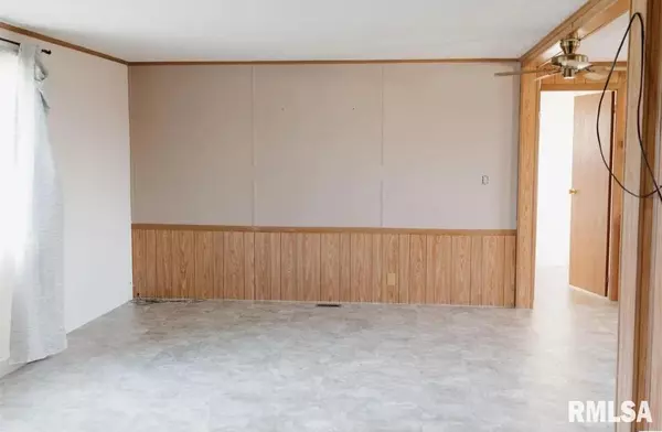 Camp Point, IL 62320,2217 N 2000TH AVE