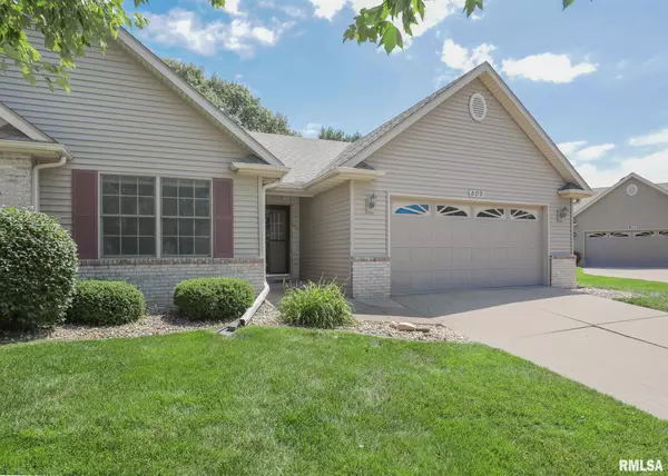 809 Hartz CT,  Le Claire,  IA 52753