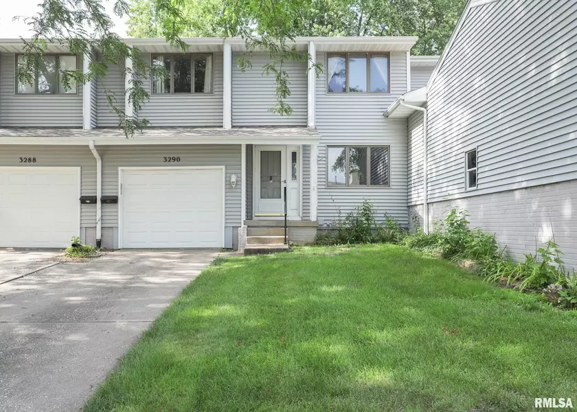 3290 JOHNATHAN AVE, Bettendorf, IA 52722