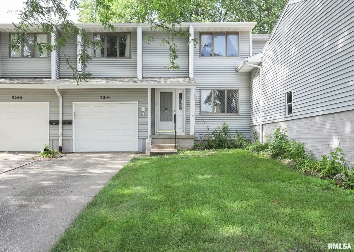 Bettendorf, IA 52722,3290 JOHNATHAN AVE