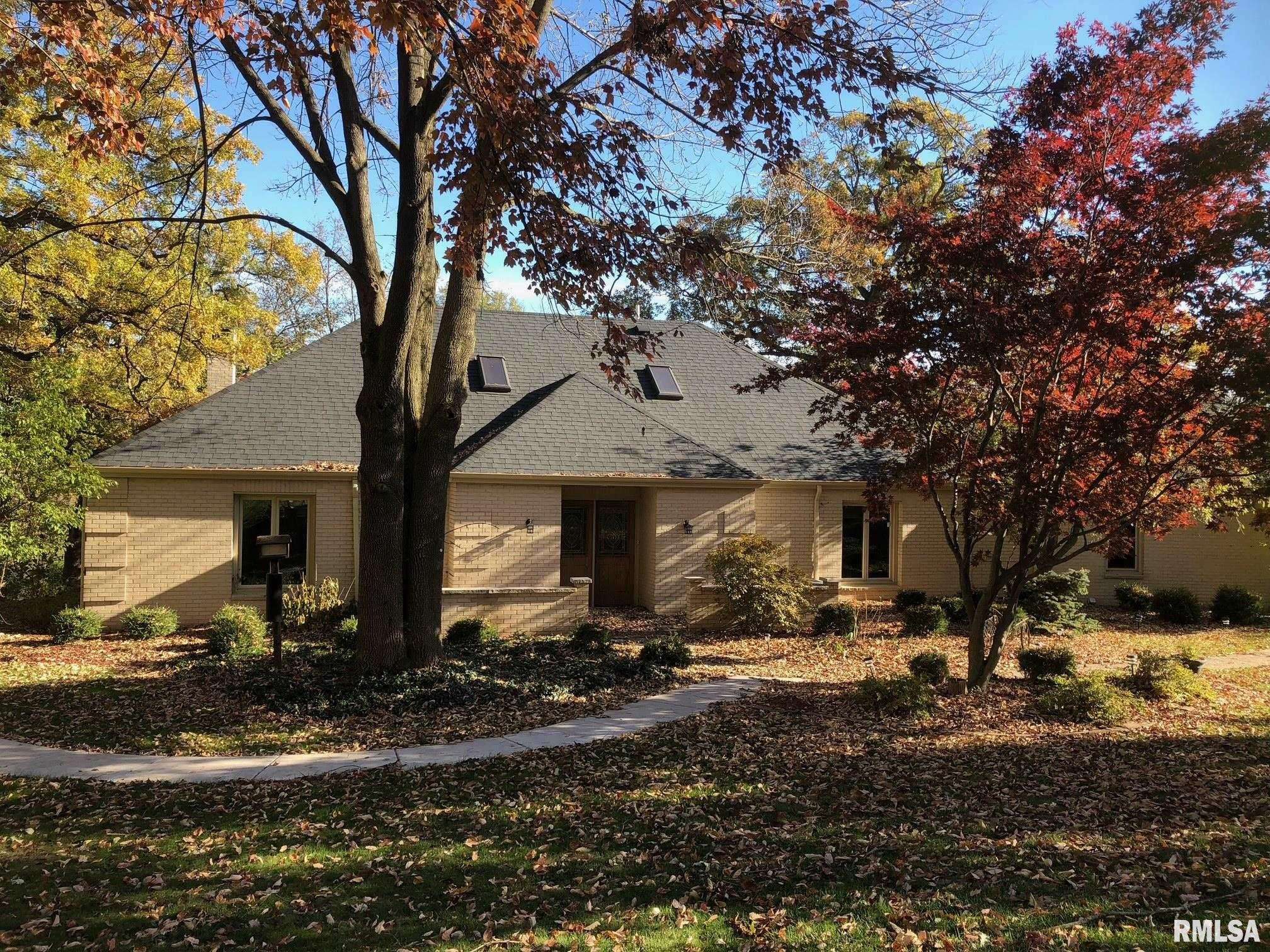 600 SYCAMORE DR, Le Claire, IA 52753