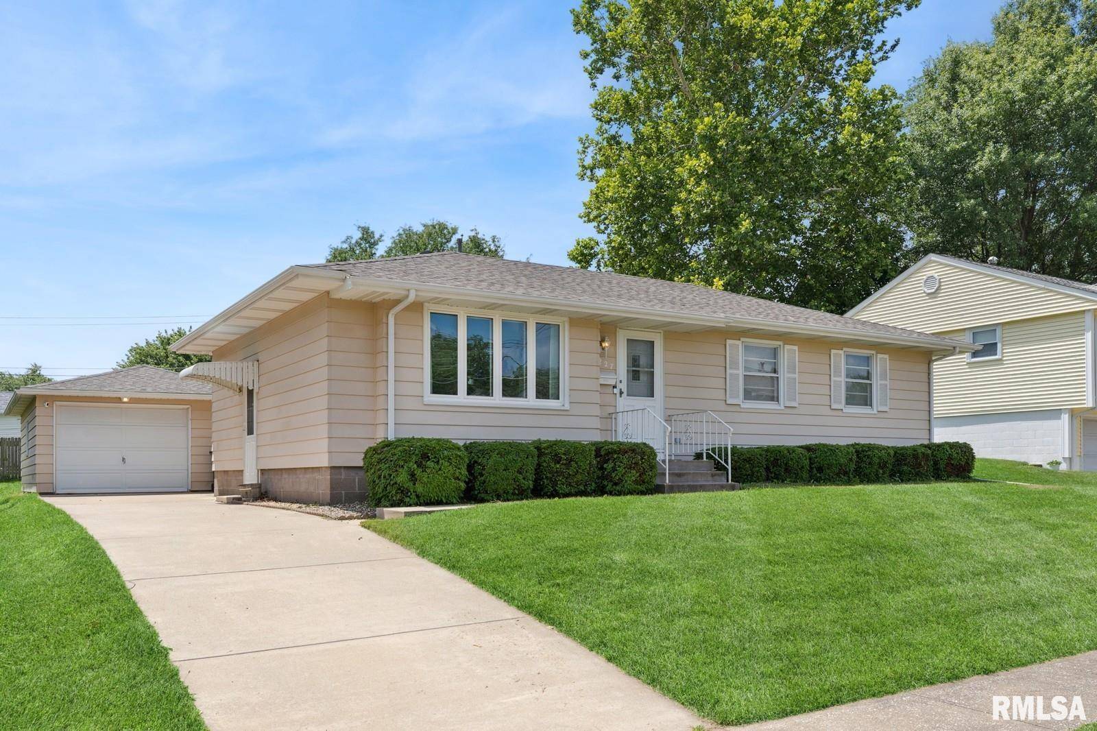 3227 W COLORADO ST, Davenport, IA 52804