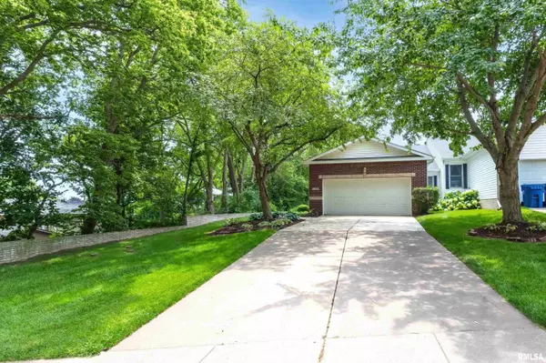 Le Claire, IA 52753,1106 IOWA DR