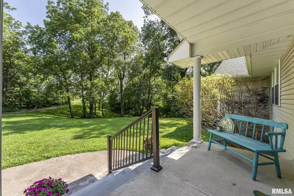 Blue Grass, IA 52726,12500 COONHUNTERS RD