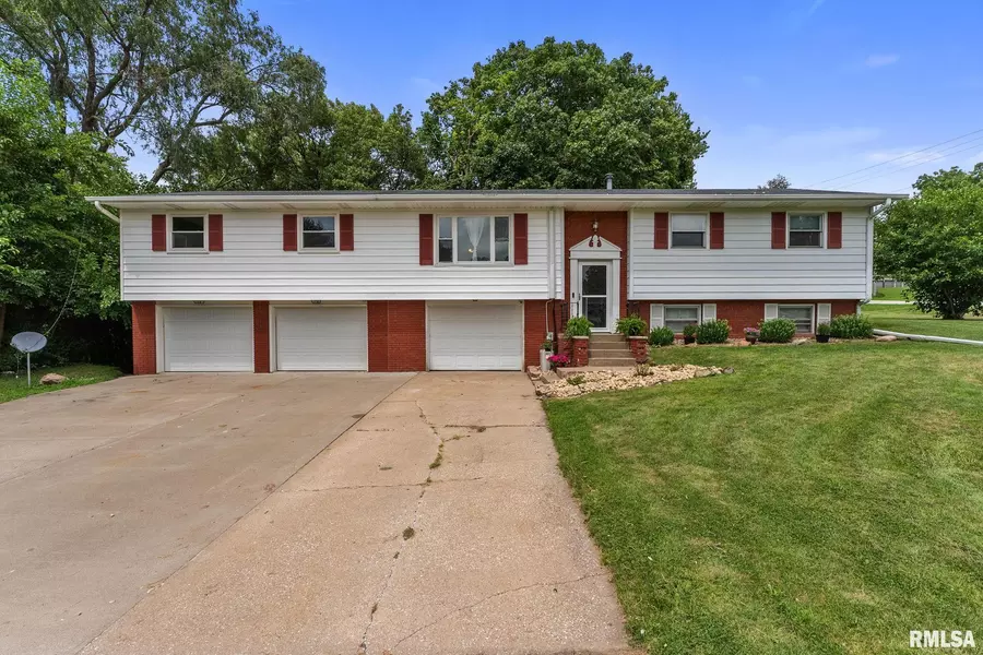 501 W MAPLE ST, Reynolds, IL 61279