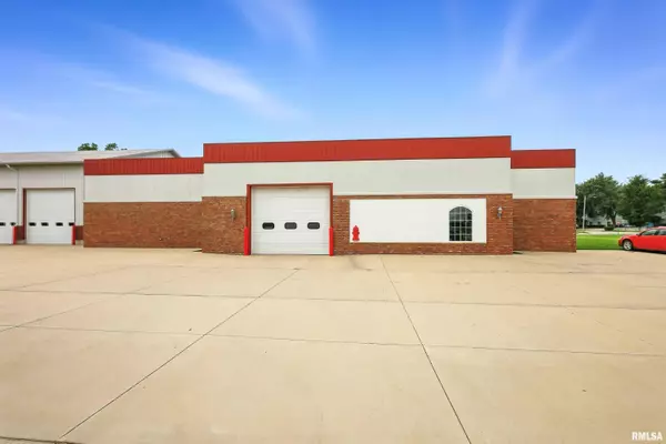 De Witt, IA 52742,618 6TH ST