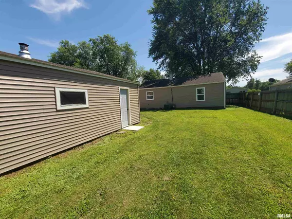 East Moline, IL 61244,16911 N 10TH AVE