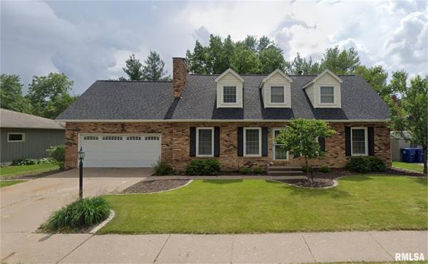4210 SQUIRE DR, Bettendorf, IA 52722