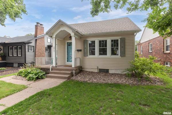 2917 FARNAM ST, Davenport, IA 52803