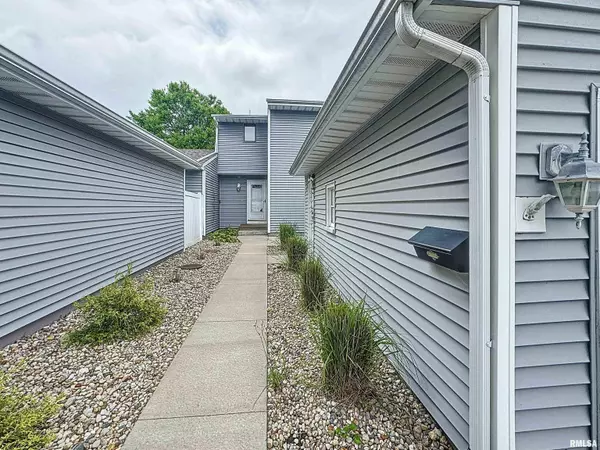Bettendorf, IA 52722-2880,3518 CEDARVIEW CT