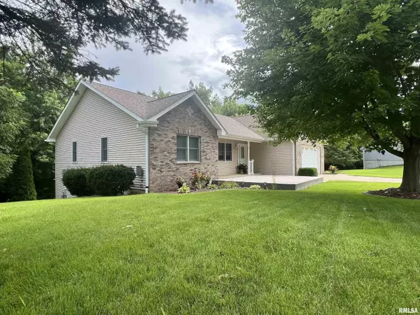 522 33RD Avenue North, Clinton, IA 52732