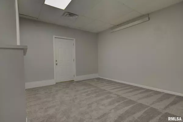 East Moline, IL 61244-1413,1102 15TH AVE #1102 1/2, 1104, 1104 1/2