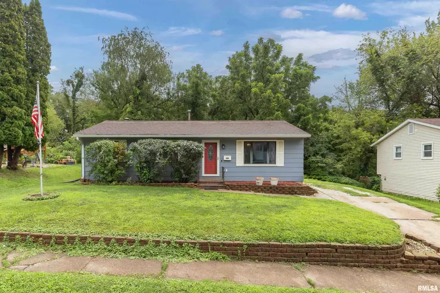 321 5TH Street Court, Silvis, IL 61282