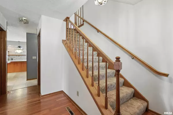 Eldridge, IA 52748,509 S 7TH ST