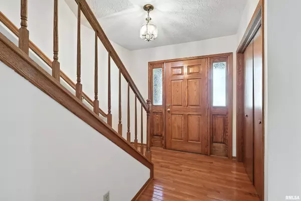 Eldridge, IA 52748,509 S 7TH ST