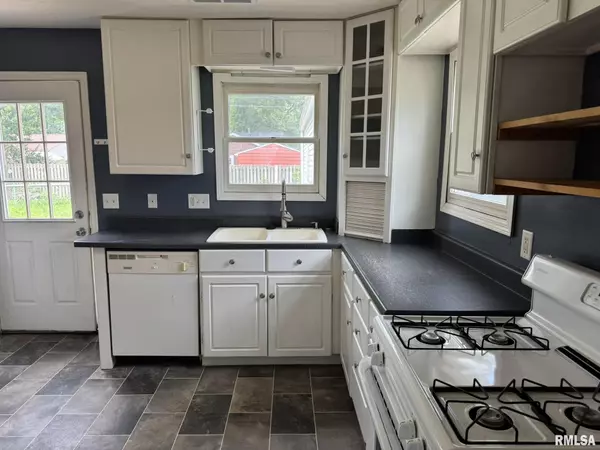 Davenport, IA 52806,2914 W 67TH ST
