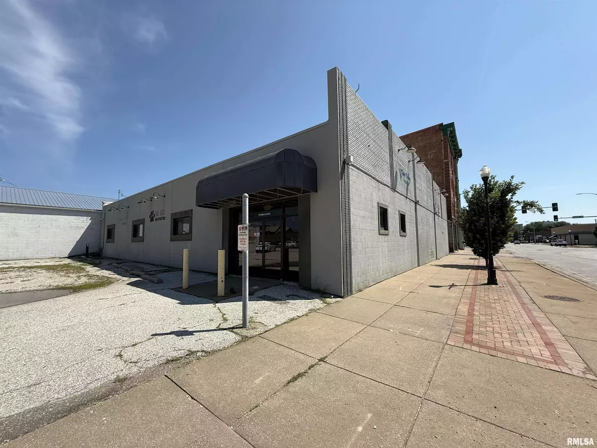 Davenport, IA 52802,724 W 2ND ST