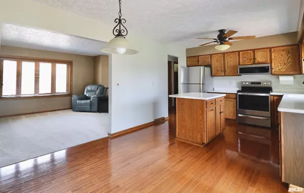Davenport, IA 52806,2511 EMERALD DR