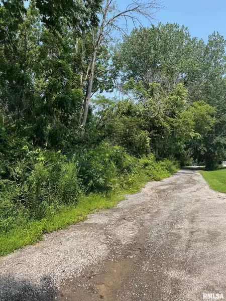 1924 RIVER VISTA RD, Muscatine, IA 52761