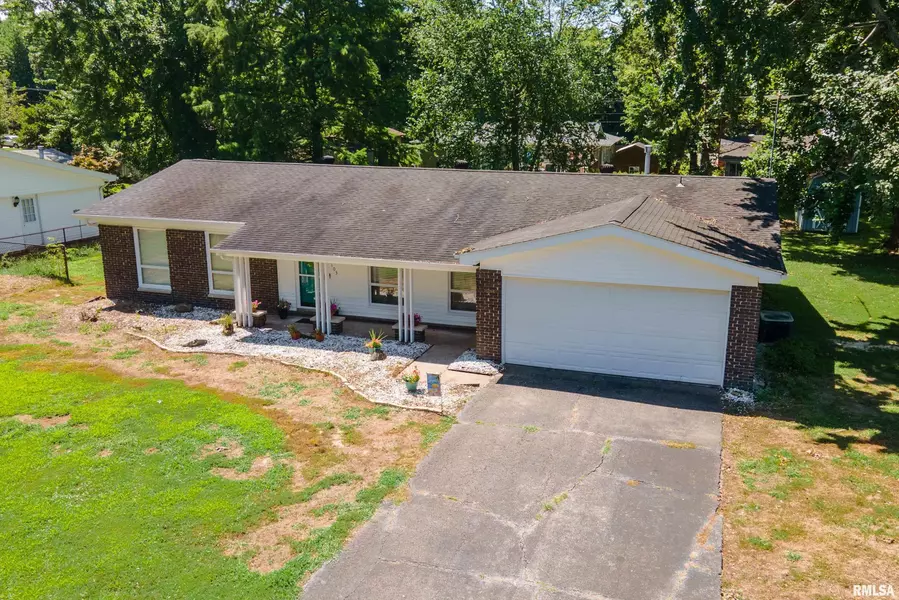 3103 WOODLAWN PL, Marion, IL 62959
