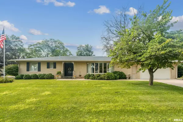 2525 ELM ST, Davenport, IA 52803
