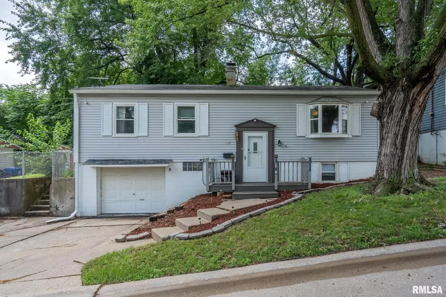 15 RIVERVIEW LN, Bettendorf, IA 52722