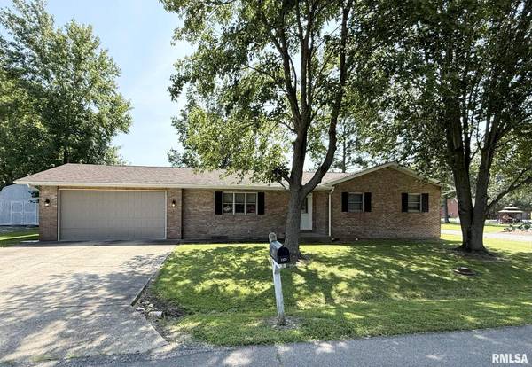 1105 OAKWOOD LN, Marion, IL 62959
