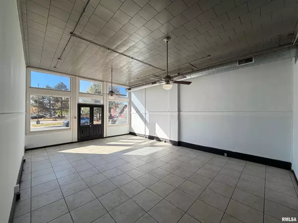 Davenport, IA 52801,526 W 2ND ST