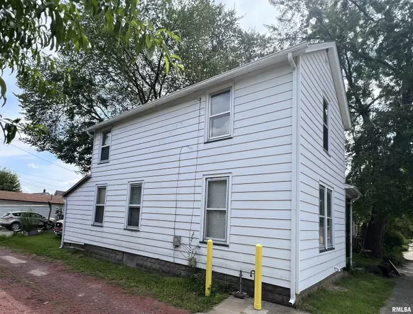 Muscatine, IA 52761,609 LINN ST