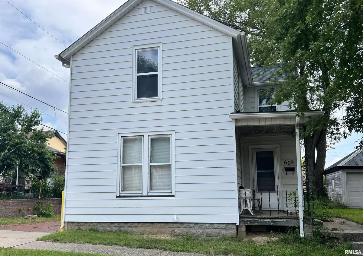 Muscatine, IA 52761,609 LINN ST