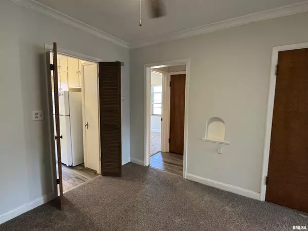 Davenport, IA 52803,405 W COLUMBIA AVE #6