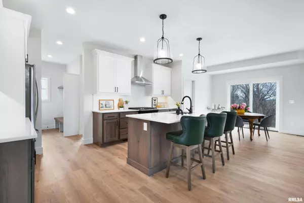 Bettendorf, IA 52722,6774 Saint Marie CT