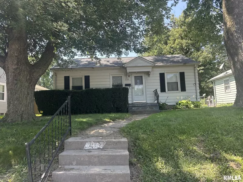 714 S FAIRMOUNT ST, Davenport, IA 52802