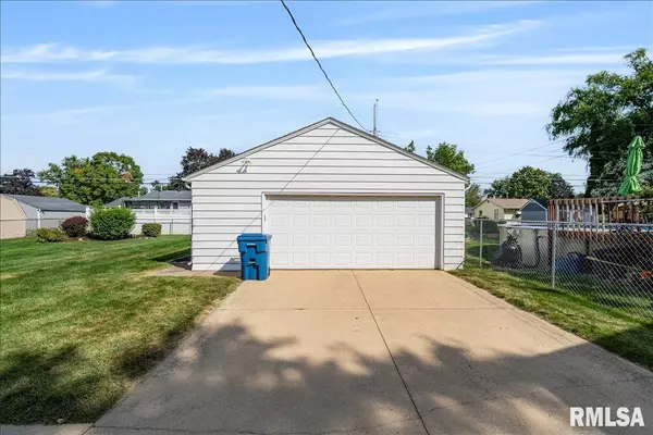 East Moline, IL 61244-3114,563 33RD AVE