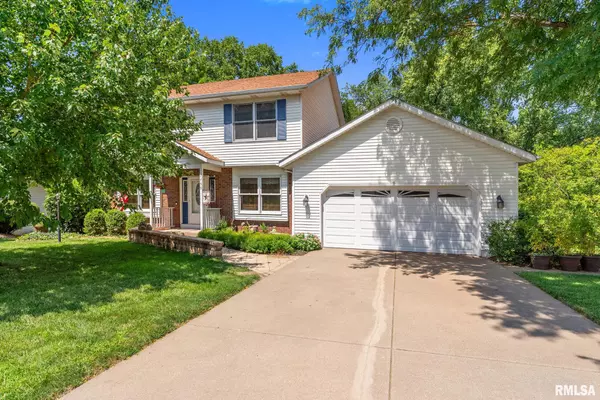 1750 PRAIRIE VISTA CIR, Bettendorf, IA 52722